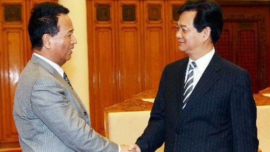 PM Nguyen Tan Dung receives Japanese Economic and Fiscal Policy Minister   - ảnh 1